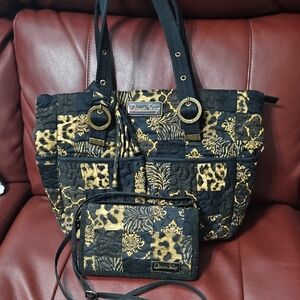 Donna Sharp Women's Black and Tan Quilted Tote Bag & Crossbody Bag